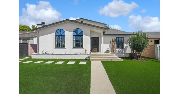 7900 Louise Avenue - 7900 Louise Avenue, Los Angeles County, California, 91325 Northridge - 4 beds detached house for sale