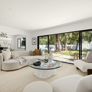 8356 Fallbrook Ave - 8356 Fallbrook Avenue , Los Angeles County, California, 91304 West Hills - 5 beds detached house for sale