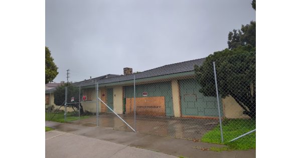 Rare opportunity to own a fixer upper 3 Bed home in desirable Ladera Heights - 5809 Chariton Ave, Los Angeles, CA 90056, USA, 90056 Los Angeles - 3 beds house for sale