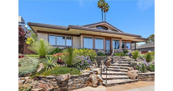Single Family Residence - Laguna Beach, CA - 7 S Vista De Catalina, 92651 Laguna Beach - 3 beds house for sale