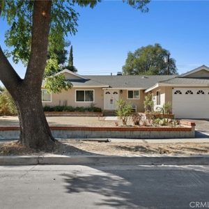 Single Family Residence, Ranch - Granada Hills, CA - 11555 Collett Avenue, 91344 Granada Hills - 5 beds house for sale