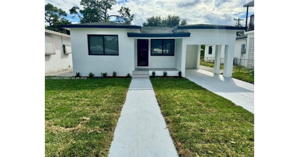 Detached,One Story, Single Family Residence - Miami, FL - 2430 NW 68th St, 33147 Miami - 4 beds house for sale