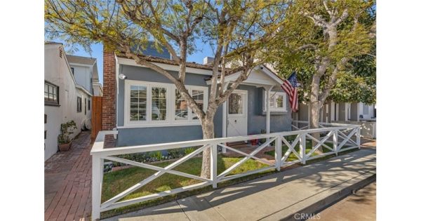 Single Family Residence, Bungalow - Newport Beach, CA - 221 Abalone Avenue, 92662 Newport Beach - 4 beds house for sale
