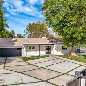 Single Family Residence, Modern - Woodland Hills, CA - 23245 Gonzales Drive, 91367 Woodland Hills - 6 beds house for sale