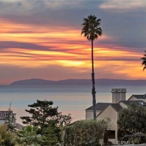 Single Family Residence, Traditional - Laguna Beach, CA - 2335 Hillview Drive, 92651 Laguna Beach - 4 beds house for sale
