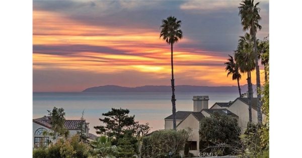 Single Family Residence, Traditional - Laguna Beach, CA - 2335 Hillview Drive, 92651 Laguna Beach - 4 beds house for sale