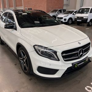 2015 MERCEDES-BENZ GLA 200 A/T