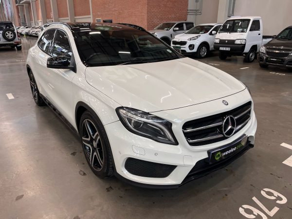 2015 MERCEDES-BENZ GLA 200 A/T
