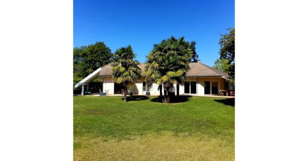 STUNNING BEACHFRONT HOME - 114 Chem. de Feycler, 74140 Yvoire, France, 74140 Yvoire - 3 beds house for sale