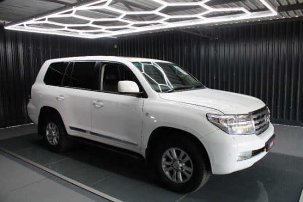 Used 2011 Toyota Land Cruiser 200 4.5D-4D V8 VX for sale in Pretoria Gauteng - ID: 302-192726