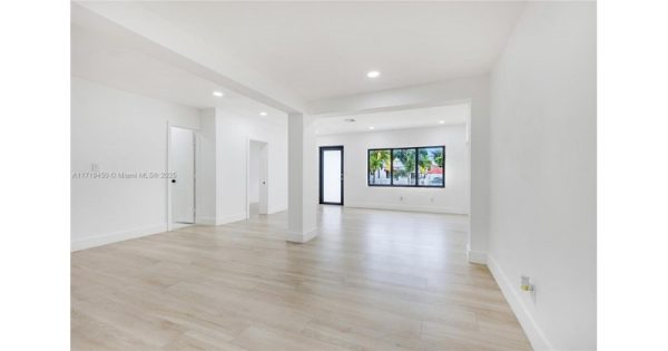 1884 SW 16th St - 1884 SW 16th St, 33145 Miami - 4 beds house for sale