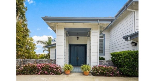 Cape Cod, Single Family Residence - Dana Point, CA - 25382 Village Road, 92629 Dana Point - 4 beds house for sale