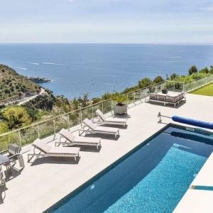 Eze, beautiful property with sea view in a small estate - Mer d'Eze, 06360 Èze - House for sale