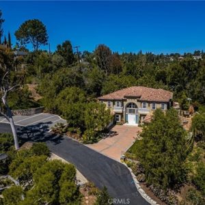 Single Family Residence, Traditional - Santa Ana, CA - 2107 Lemon Heights Drive, 92705 Santa Ana - 4 beds house for sale