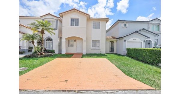 Single Family Residence, Two Story - Miami, FL - 16260 SW 97th St, 33196 Miami - 3 beds house for sale