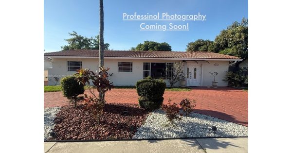 9875 SW 26th Ter, 33165 Miami - 5 beds house for sale