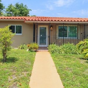 Detached,One Story, Single Family Residence - Miami, FL - 10 NW 60th Ct, 33126 Miami - 3 beds house for sale