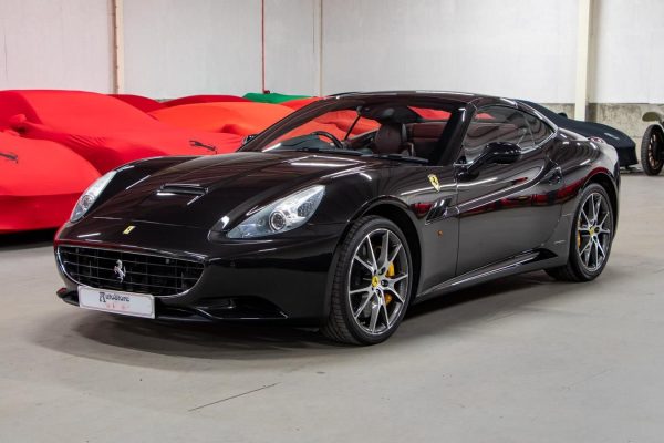 Ferrari California : Full Ferrari History : Black Metallic : Daytona Seats