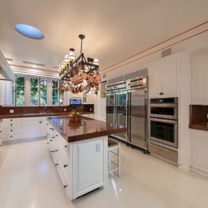 Los Angeles International Airport, Los Angeles, CA, 90265 Los Angeles - 5 beds villa for sale