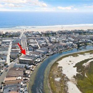 Single Family Residence, Traditional - Newport Beach, CA - 237 Canal Street, 92663 Newport Beach - 4 beds house for sale