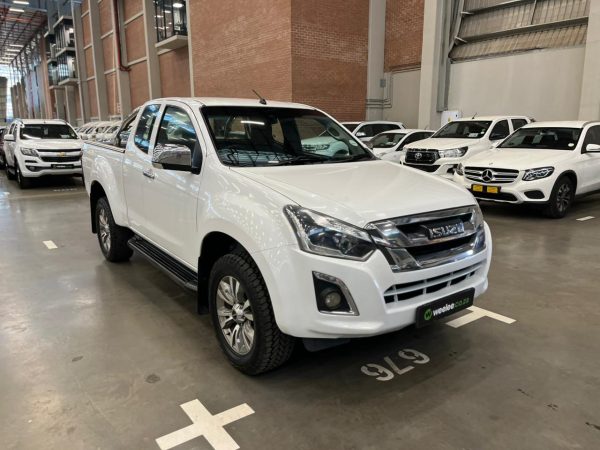 2017 ISUZU KB 300 D-TEQ LX A/T P/U E/CAB