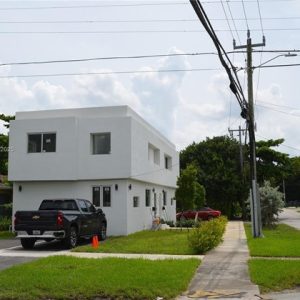 Duplex - Miami, FL - 1998 NW 50th St, 33142 Miami - 6 beds house for sale