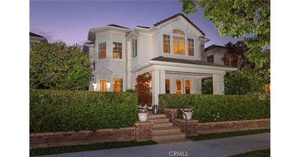 Single Family Residence - Newport Beach, CA - 93 Old Course Drive, 92660 Newport Beach - 3 beds house for sale
