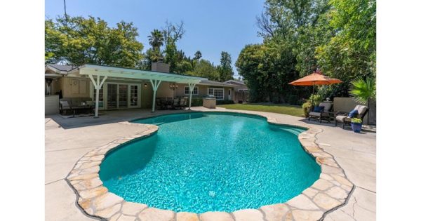 23415 Mariano Street - 23415 Mariano Street, 91367 Woodland Hills - 4 beds house for sale