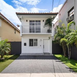 2752 SW 11th St - 2752 SW 11th St , 33135 Miami - 3 beds mansion house for sale