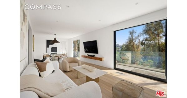 8583 Skyline Dr, 90046 Los Angeles - 3 beds house for sale