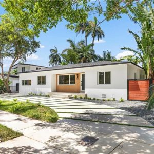Single Family Residence, Other,One Story - Miami, FL - 1025 NE 81st St, 33138 Miami - 5 beds house for sale